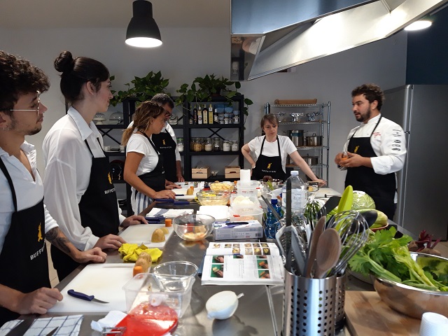 A Catania, corso professionalizzante per cuoco, organizzato dalla Scuola di cucina Buffettieri