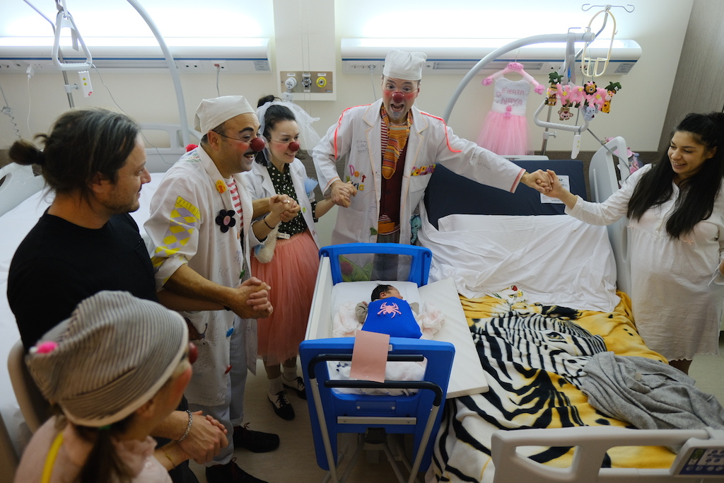 Speciali supereroi festeggiano il Carnevale negli ospedali iblei