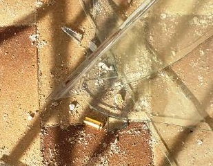 Camera del Lavoro di Ispica. Atto vandalico con vetrata frantumata. Rinvenuto un proiettile inesploso