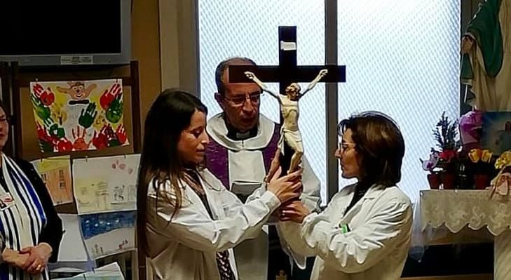 Ragusa: tutti i venerdì di Quaresima, la via crucis itinerante del malato