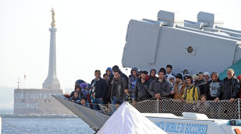 Migranti arrivati a Messina, Musumeci: “Quarantena a bordo o altro porto”