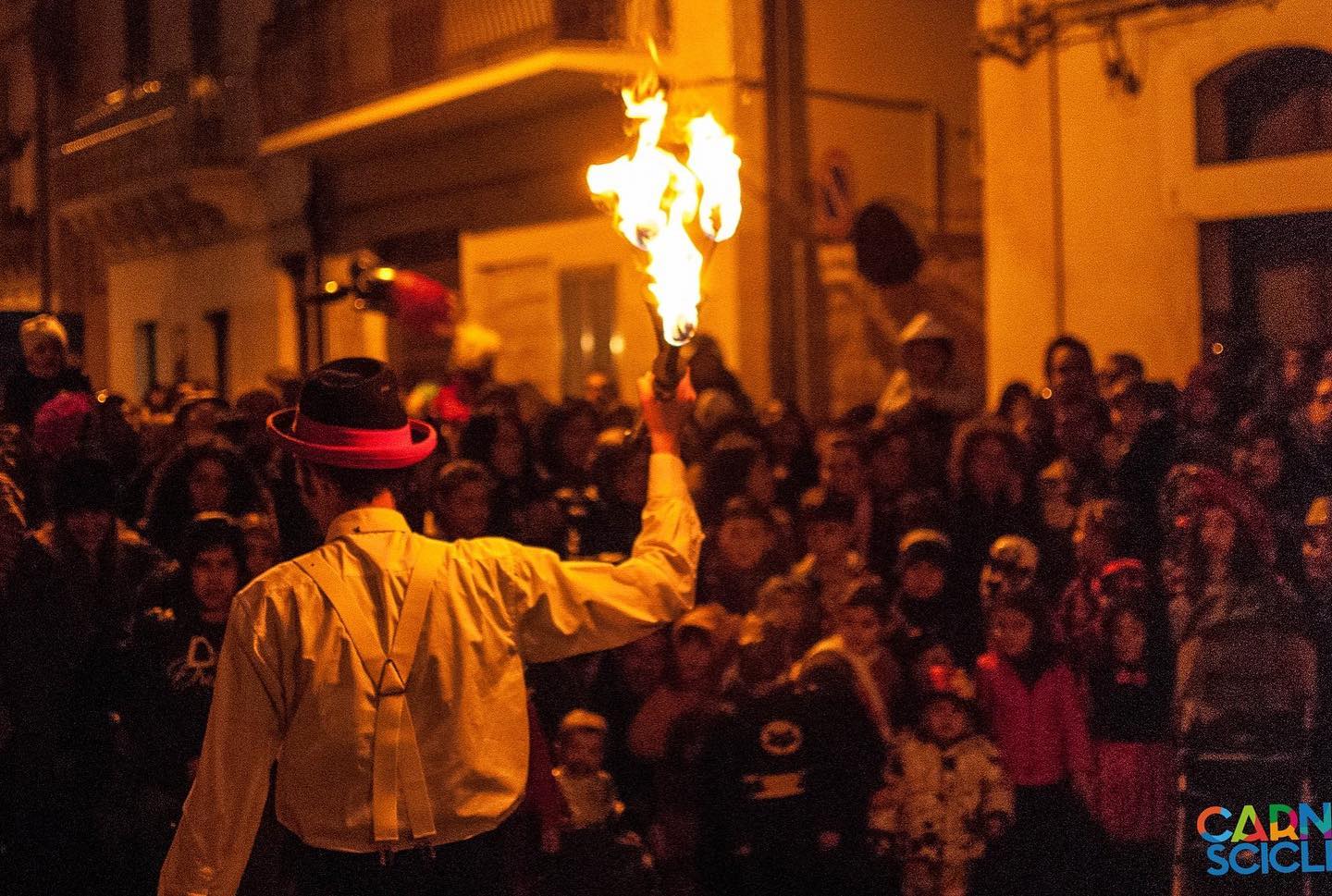 Carnaluvari ra Stratanova a Scicli: il quartiere è già in festa