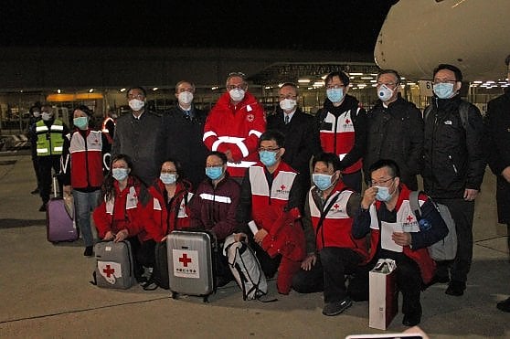 Arrivati in Italia il team di medici cinesi che aiuteranno nella lotta al Covid-19