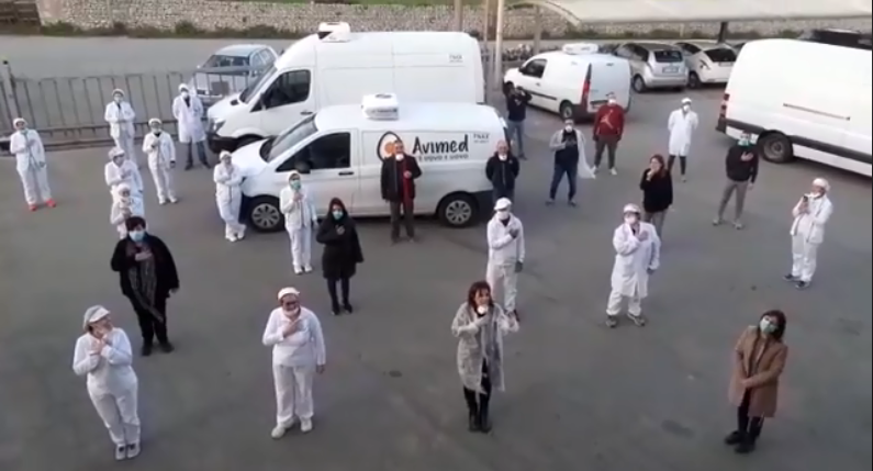 Coronavirus, si canta anche in azienda. L’iniziativa dei dipendenti Avimed.
