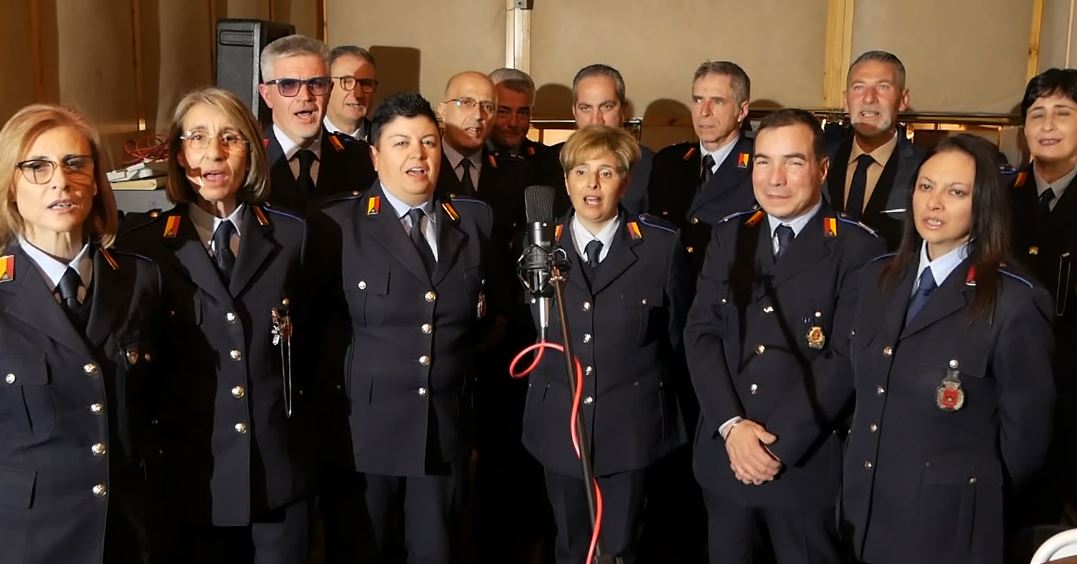 La polizia locale di Modica canta “Halleluja”. VIDEO