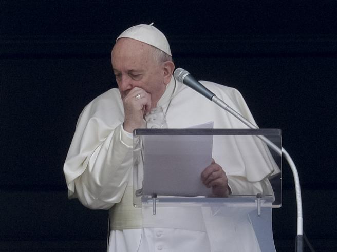 Papa Francesco raffreddato si sarebbe sottoposto al tampone del Coronavirus: è risultato negativo