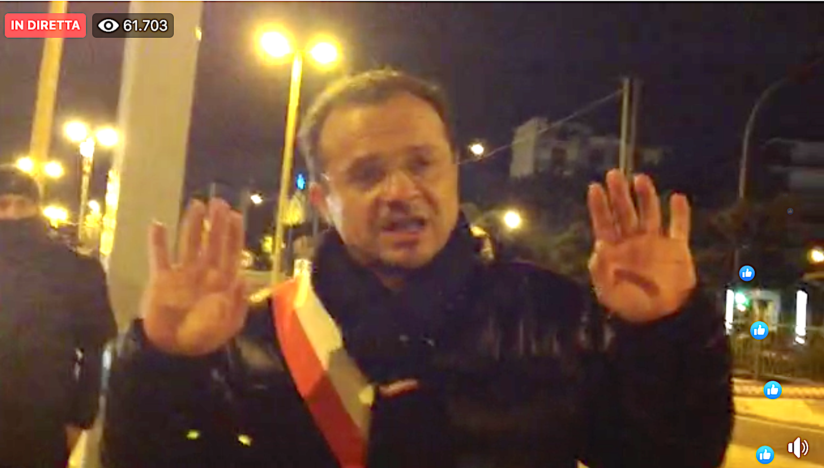 Traghetti: appena sbarcate due auto dalla Germania e una dalla Slovacchia. Denunciati in 10. Sindaco De Luca emana ordinanza e promette battaglia. VIDEO