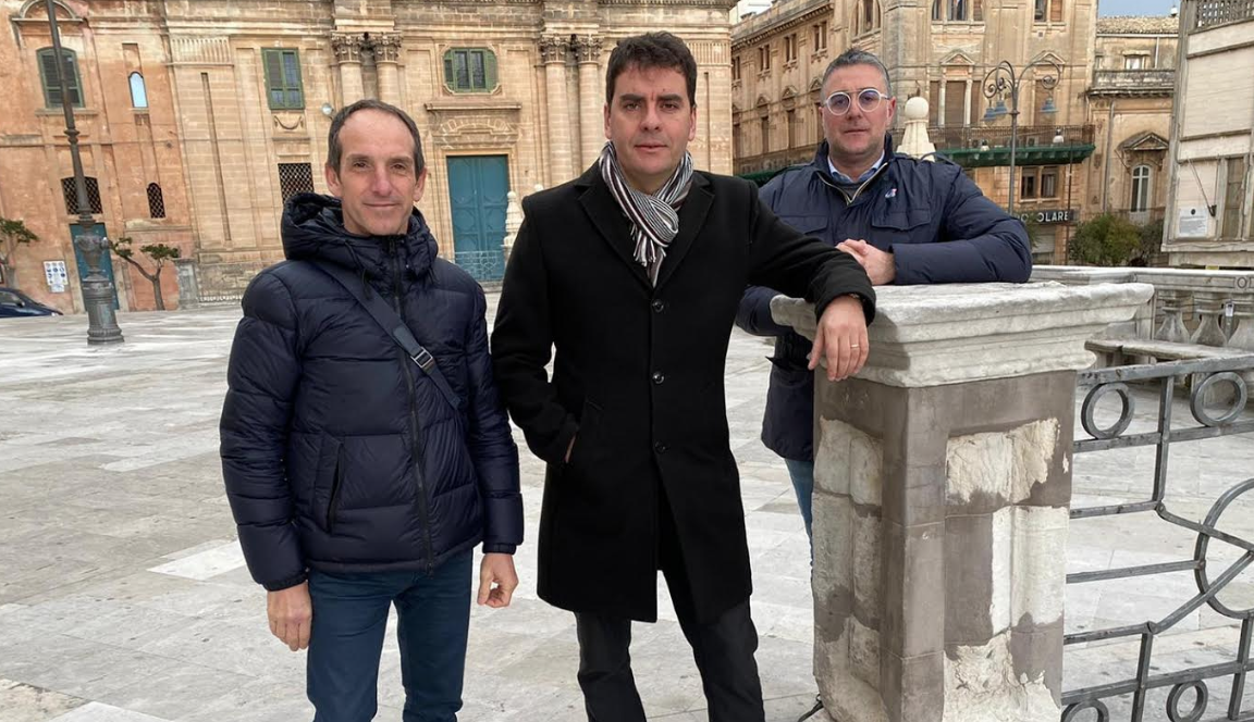 Coronavirus: Ragusa in Movimento con i paracadutisti porta la spesa ai ragusani che stanno a casa