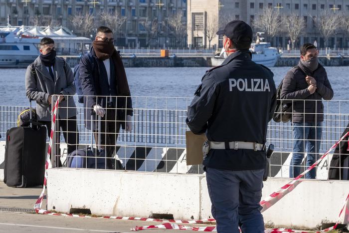 Sbarchi ai traghetti di Messina, denunciati alcuni passeggeri. Lo precisa la Questura messinese