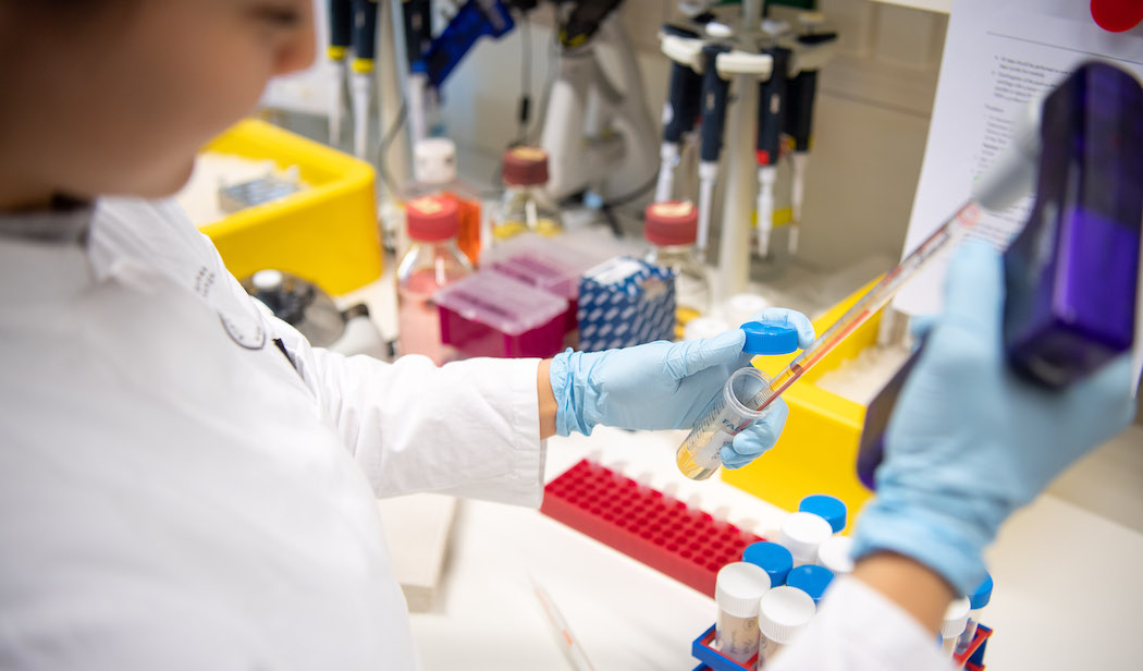 Incrementati in Sicilia i laboratori per le analisi sui tamponi per il Coronavirus.