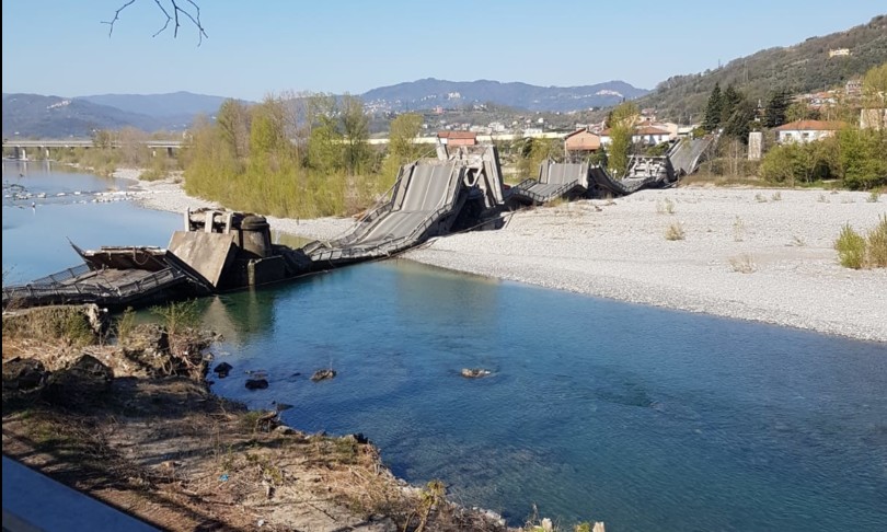 E’ crollato un ponte ad Albiano, in Toscana