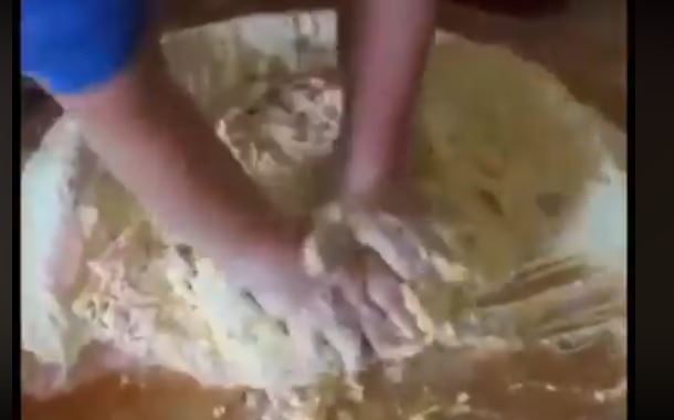 Il pane fatto in casa, come si faceva una volta. Da Pozzallo, un VIDEO straordinario