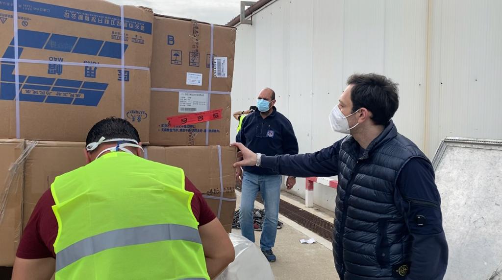 Coronavirus: arrivate altre 56 tonnellate di materiale acquistato dalla Regione