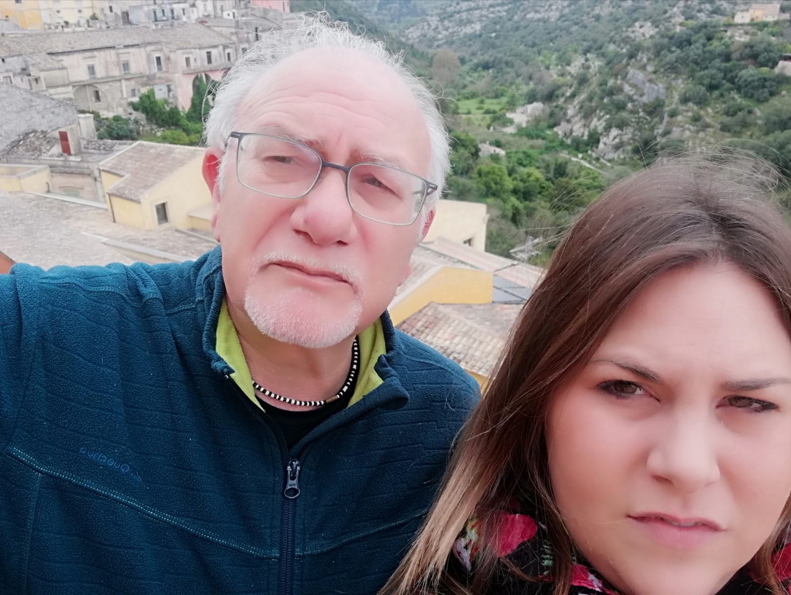 “Fateci tornare a casa nostra”: padre e figlia ritornati da Milano “prigionieri” da oltre un mese in B&B ad Ibla