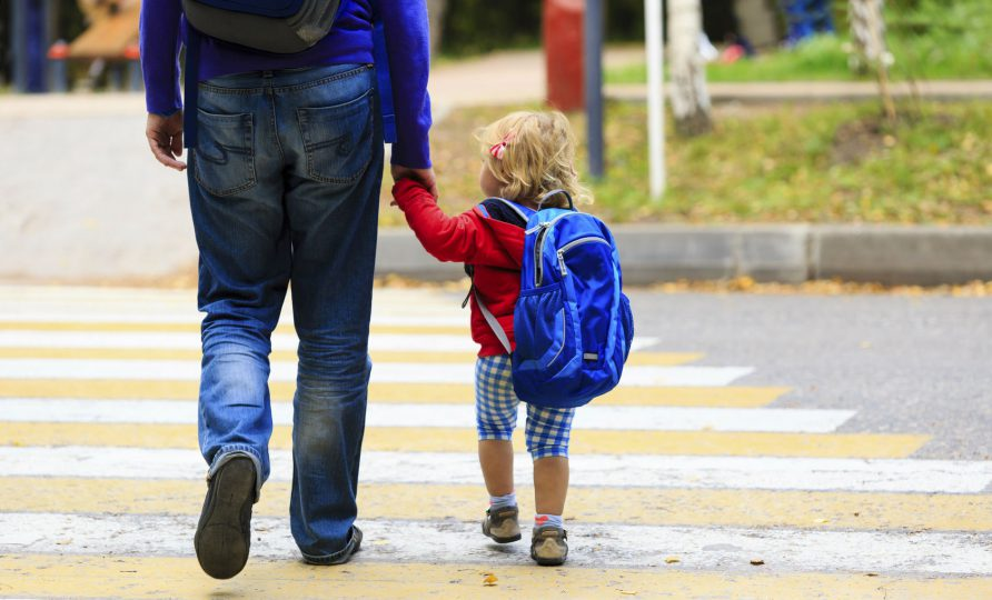 Coronavirus: nuova ordinanza di Musumeci conferma misure restrittive. Niente passeggiate con i bambini