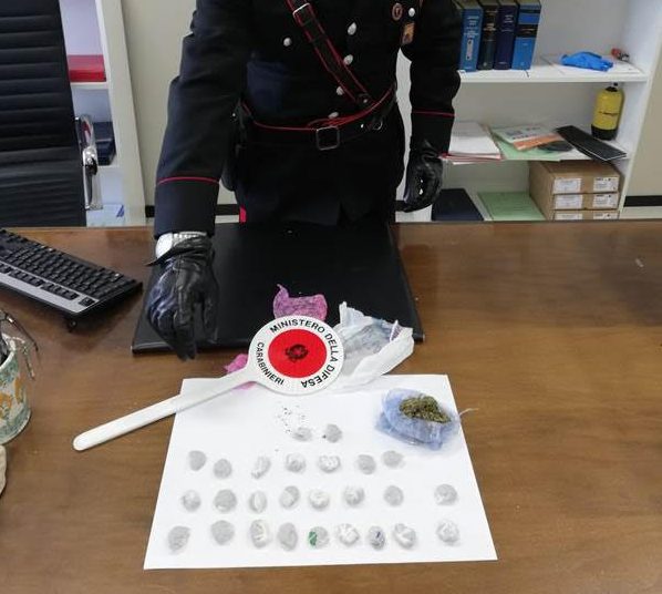 Spacciava droga a Modica. Arrestato dai carabinieri