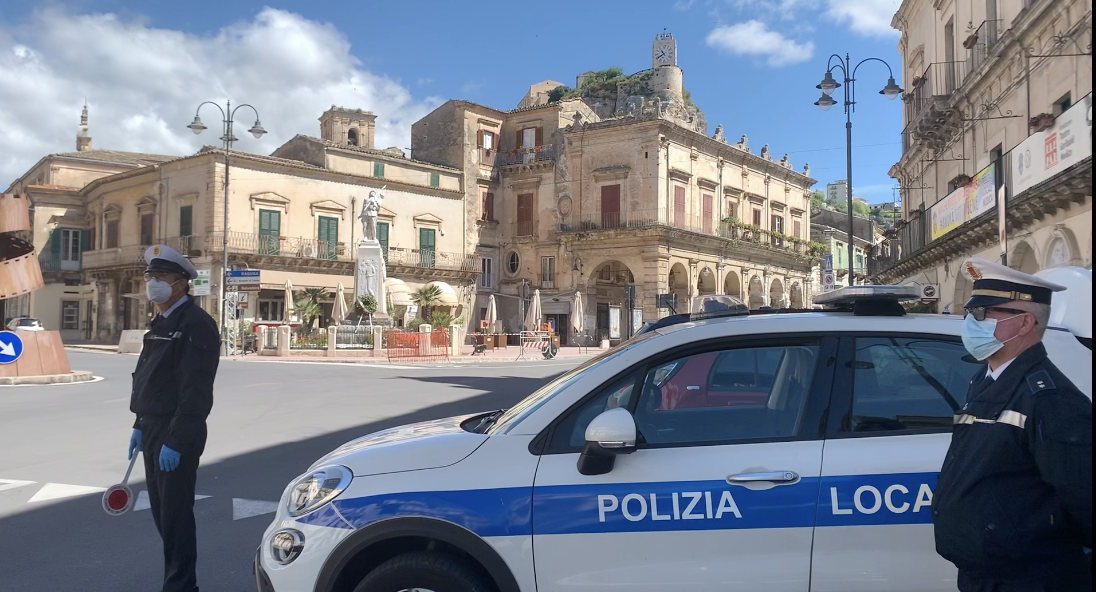 Deserti i centri storici delle città nell’ultima domenica della fase 1 (VIDEO)