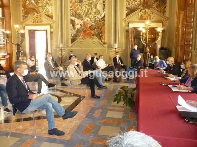 Movida: dalla Prefettura linee guida uniche mentre i locali devono dotarsi di persone per i controlli