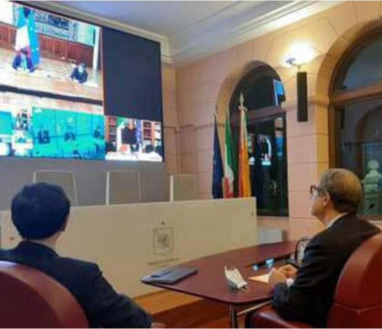 Dopo vertice con Conte, in Sicilia aprono parrucchieri, bar, ristoranti, commercio al dettaglio