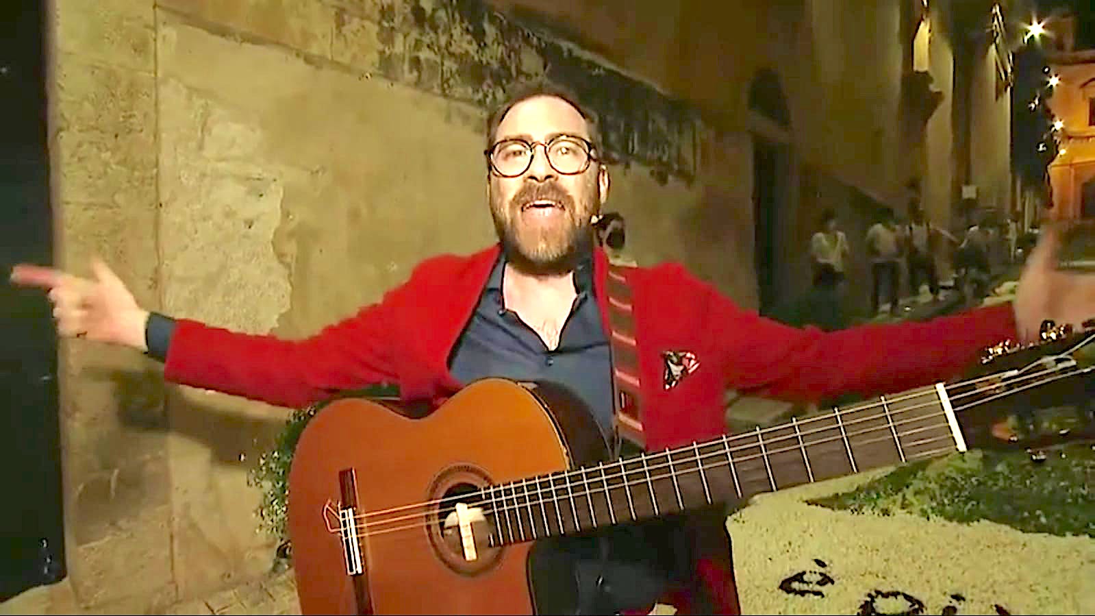 Il successo del Cunto in solitaria di Mario Incudine alla 41^ edizione dell’infiorata di Noto. “Prove tecniche” di Affacciabedda