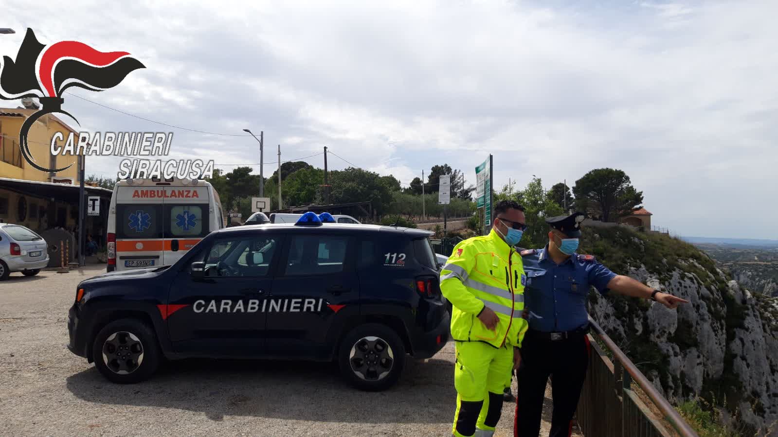 Si sente male ai Laghetti D’Avola, chiamato elisoccorso