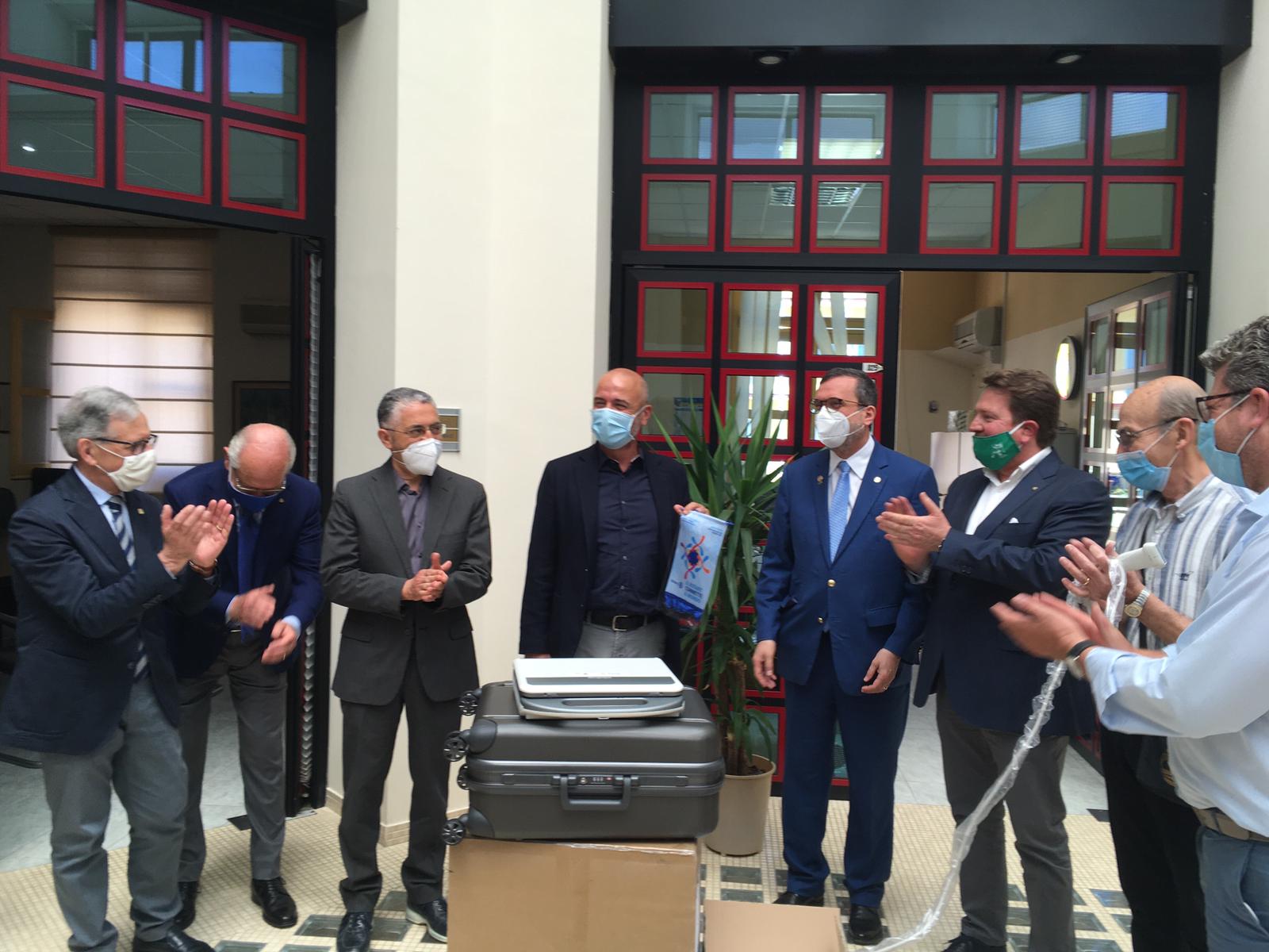 I Rotary iblei donano ecografo portatile ad Asp Ragusa