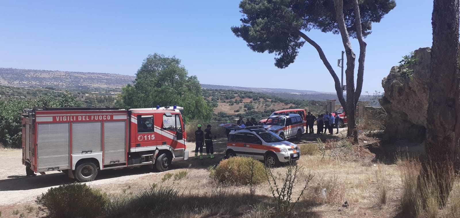 Ritrovata la donna scivolata in un burrone a Vittoria. E’ stata cercata per ore