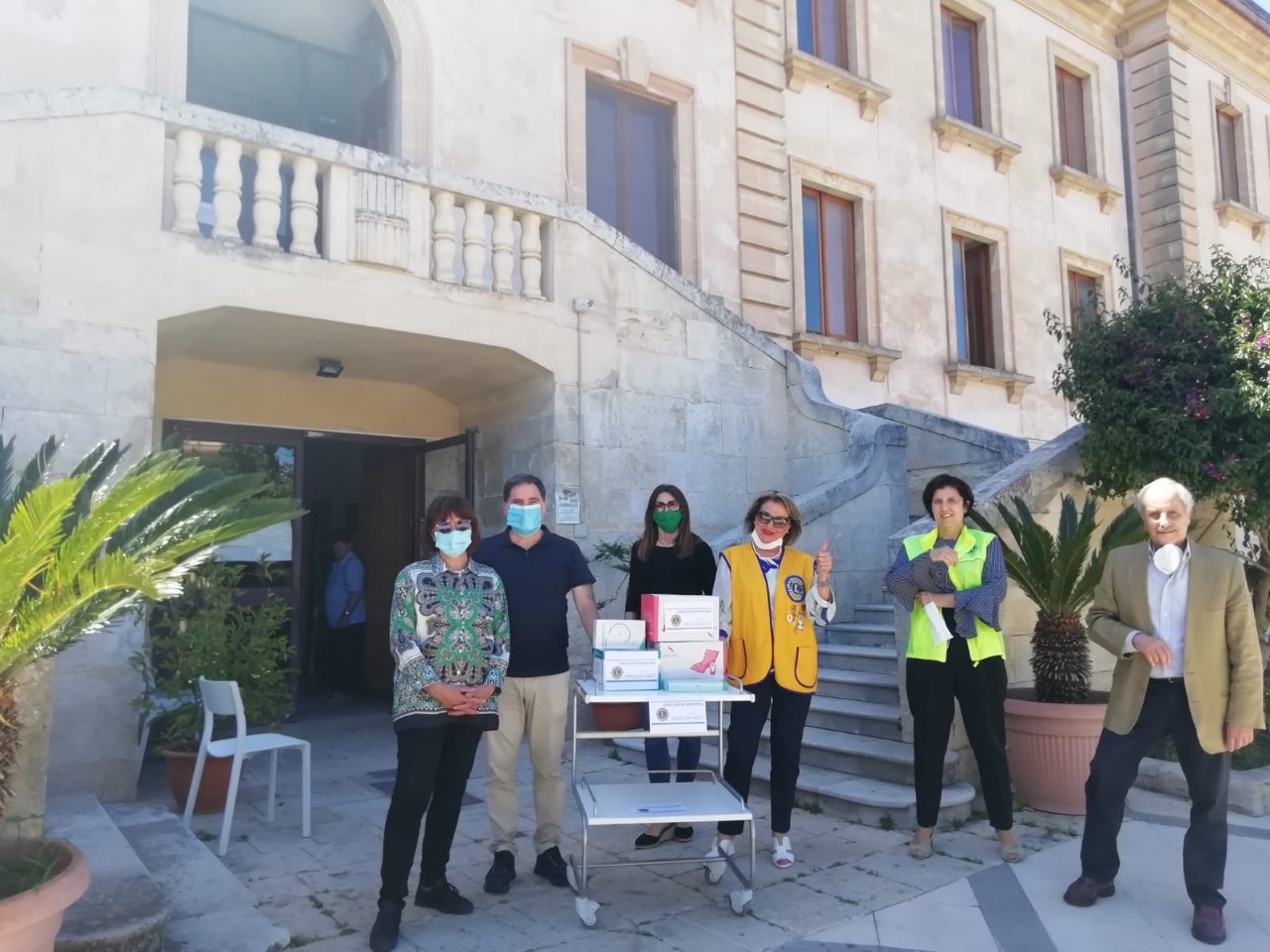 ll Lions Club Ragusa Host dona materiale sanitario all’Opera Pia E.C. Lupis