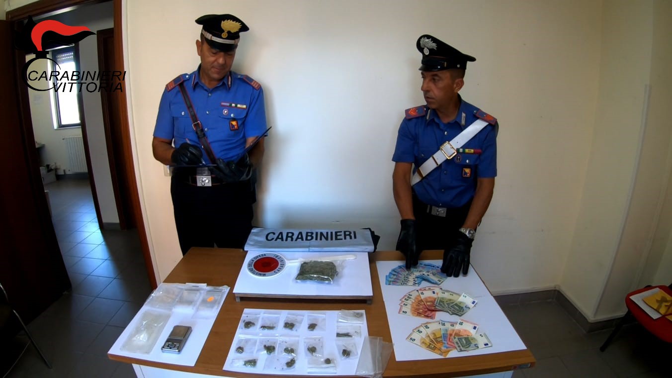 Vittoria: 3 persone arrestate per droga, trovata cocaina e marijuana