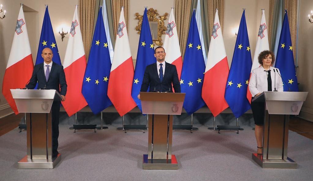 Malta annuncia stretta su arrivi. E intanto chiude le discoteche