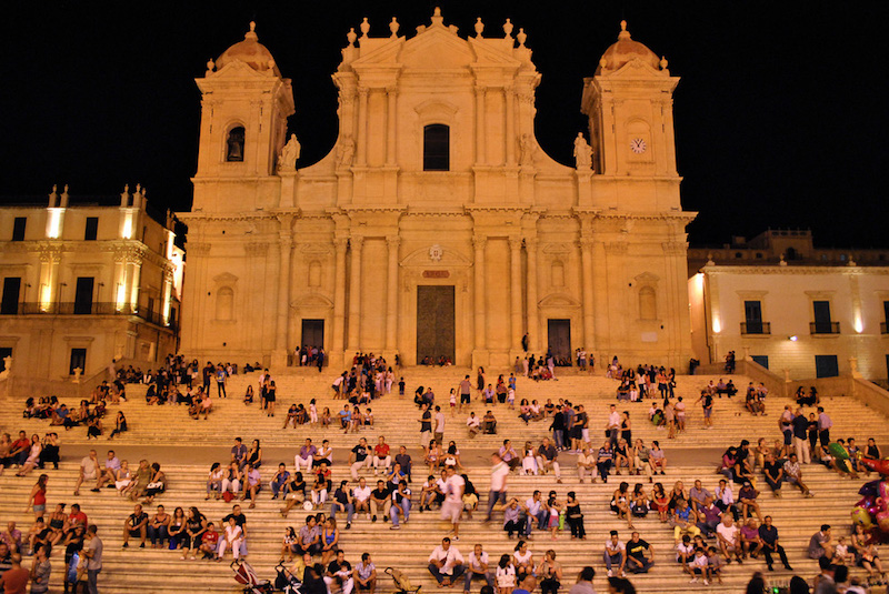 Covid, mancato rispetto norme, multe per locali a Noto