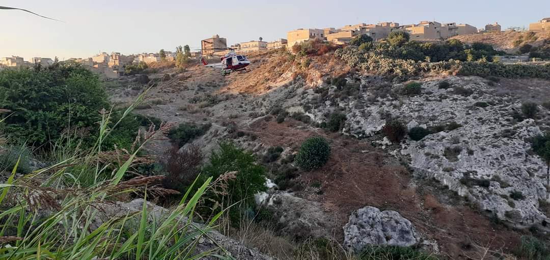 Giovane nigeriano scivola da un pendio della Valle dell’Ippari a Vittoria