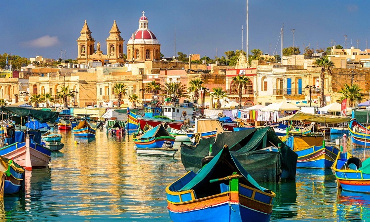 Covid: minori italiani bloccati a Malta, gara di solidarietà per i ristoratori italiani