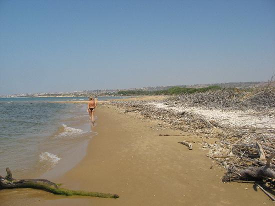 Balneazione e divieti in alcuni tratti di mare ragusano. Lo studio delle acque in 58 punti prelievo