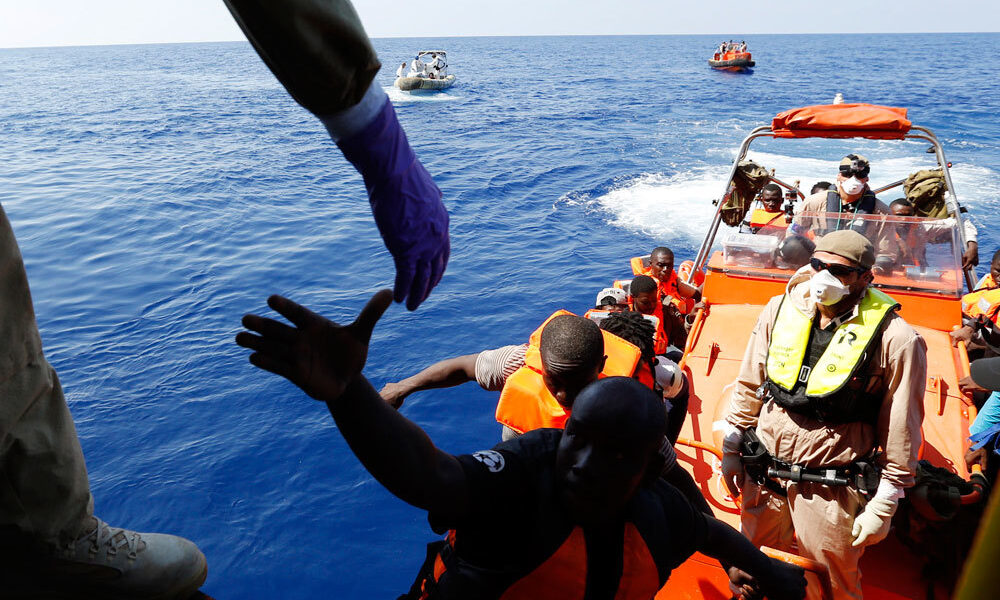 Migranti, naufragio al largo del Senegal. L’Oim: forse 140 i morti, i superstiti sarebbero una sessantina