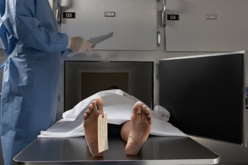 Russia: la nonna di 81 anni dichiarata morta cerca di scappare dall’obitorio