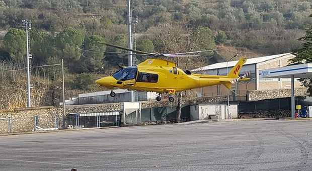 Migrante positiva al Covid partorisce in volo durante il trasferimento da Lampedusa