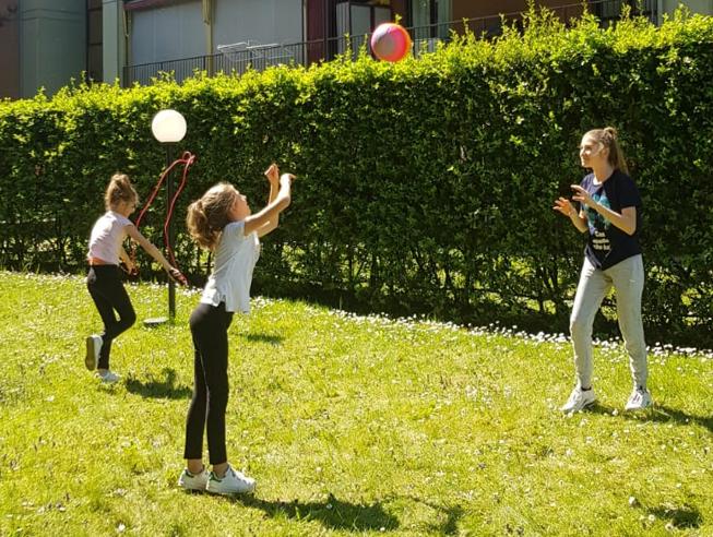 Militello: infastidito dagli schiamazzi in cortile, aggredisce bimba di 10 anni e nonna. Le manda in ospedale