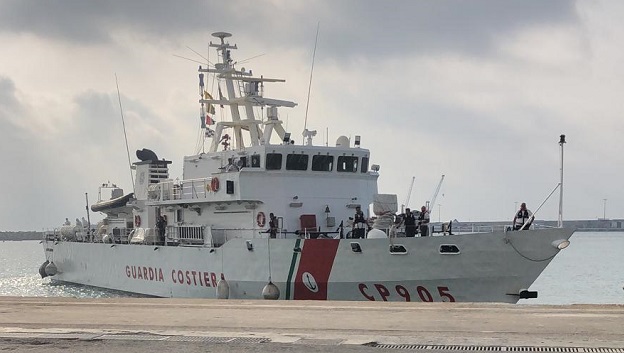 Pozzallo: arrivati 70 migranti da Lampedusa, sono tutti negativi