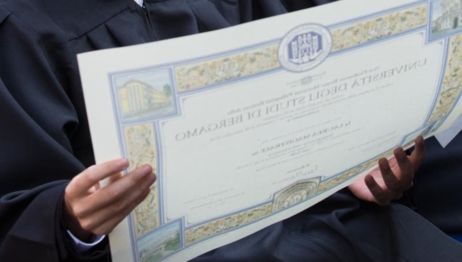 Diplomi falsi: indagate 105 persone fra le province di Agrigento, Catania e Ragusa