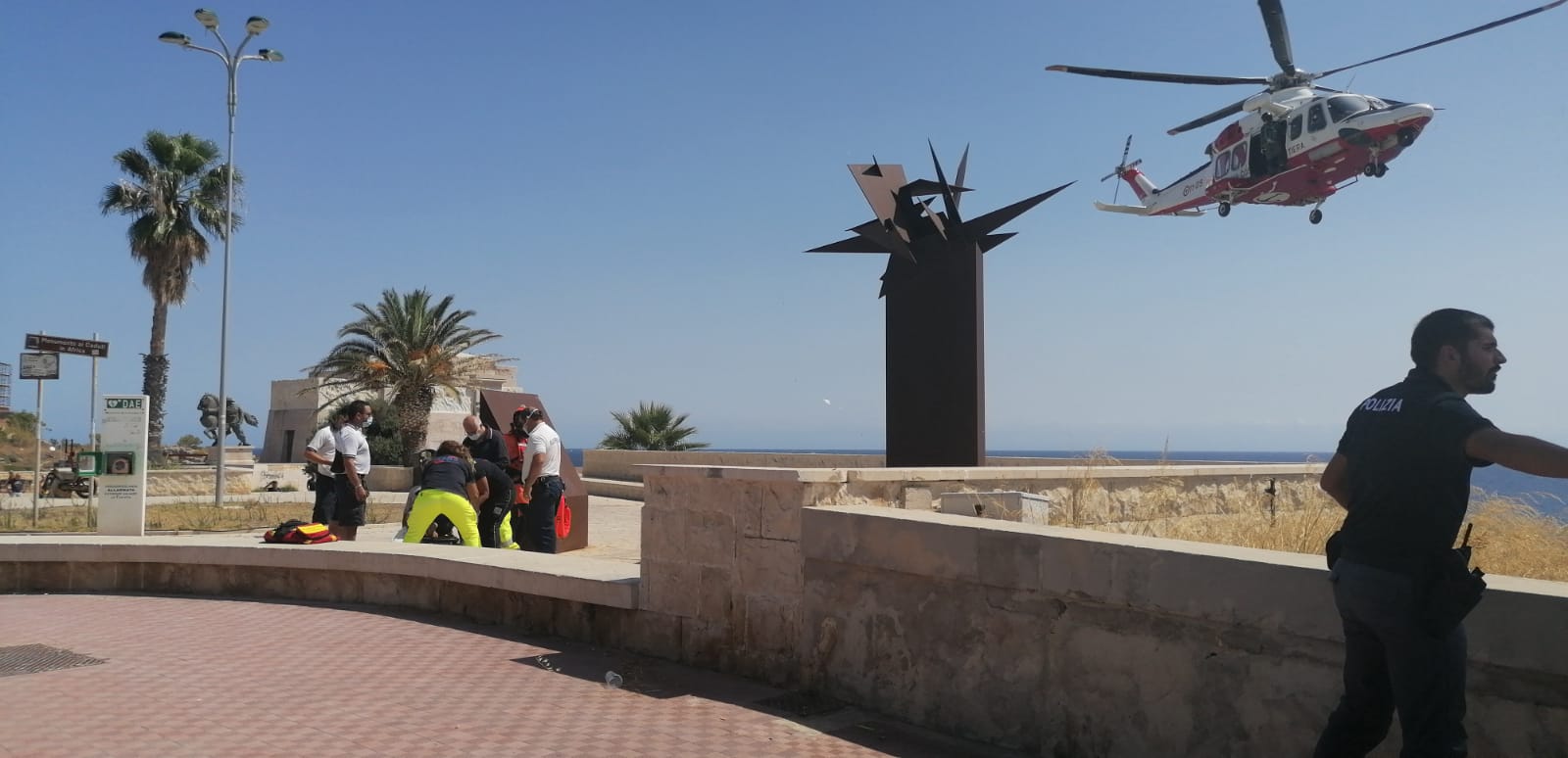 Cade nel mare di Siracusa, 54enne salvato dall’elicottero della Guardia Costiera