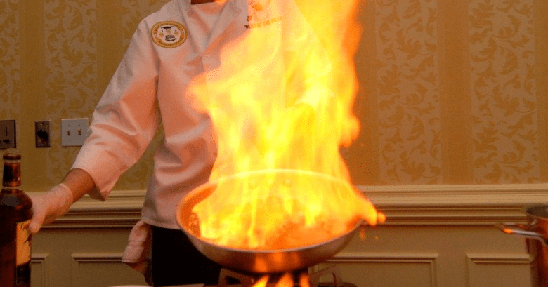 Sposa colpita da fiamma flambè. Ricoverata al centro ustioni, matrimonio rovinato
