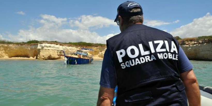 Dalla Libia alla Sicilia: fermati due presunti scafisti dopo lo sbarco di 62 migranti a Pozzallo