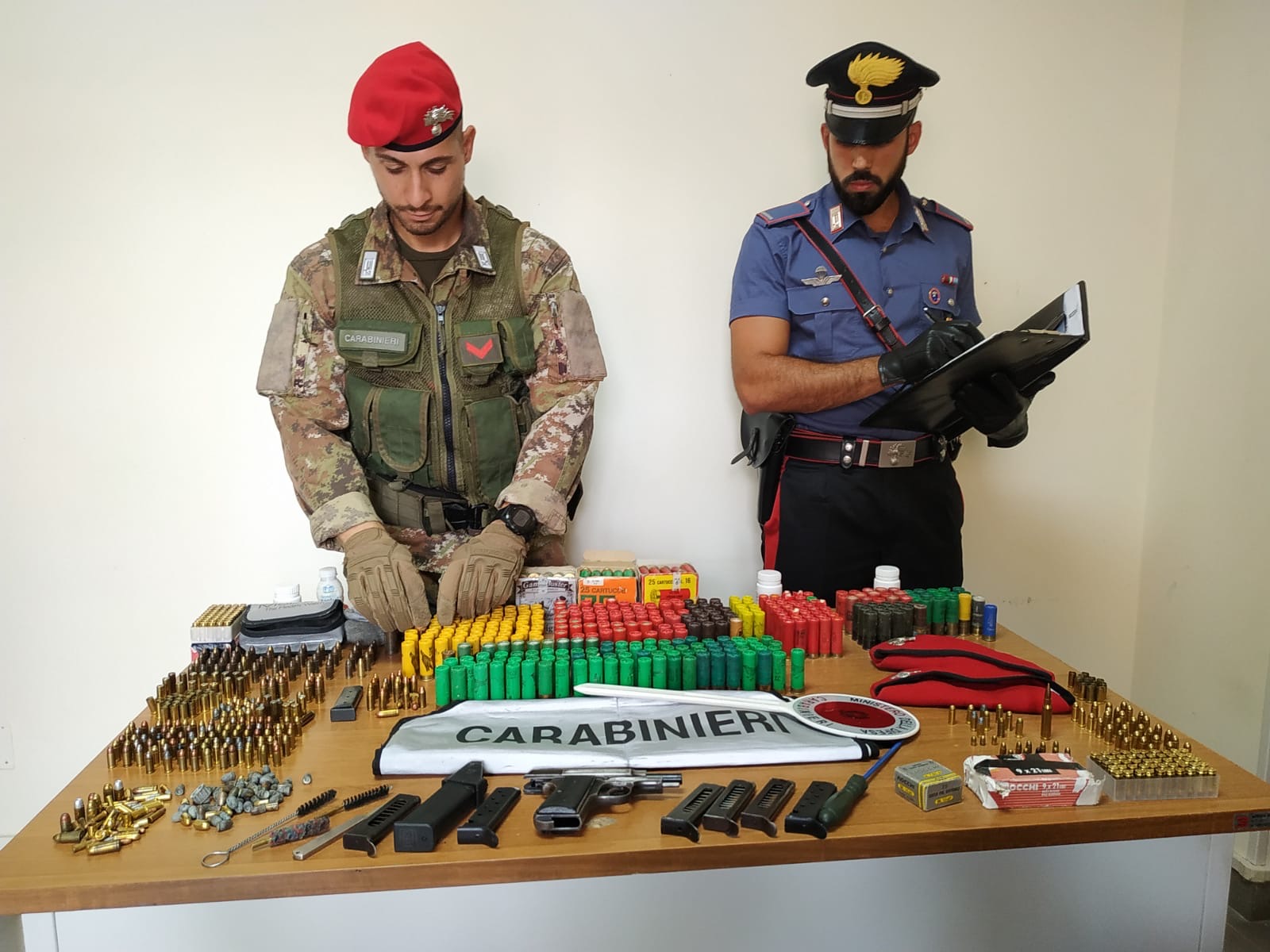 Vittoria: Carabinieri sequestrano pistola clandestina, ai domiciliari un 49enne