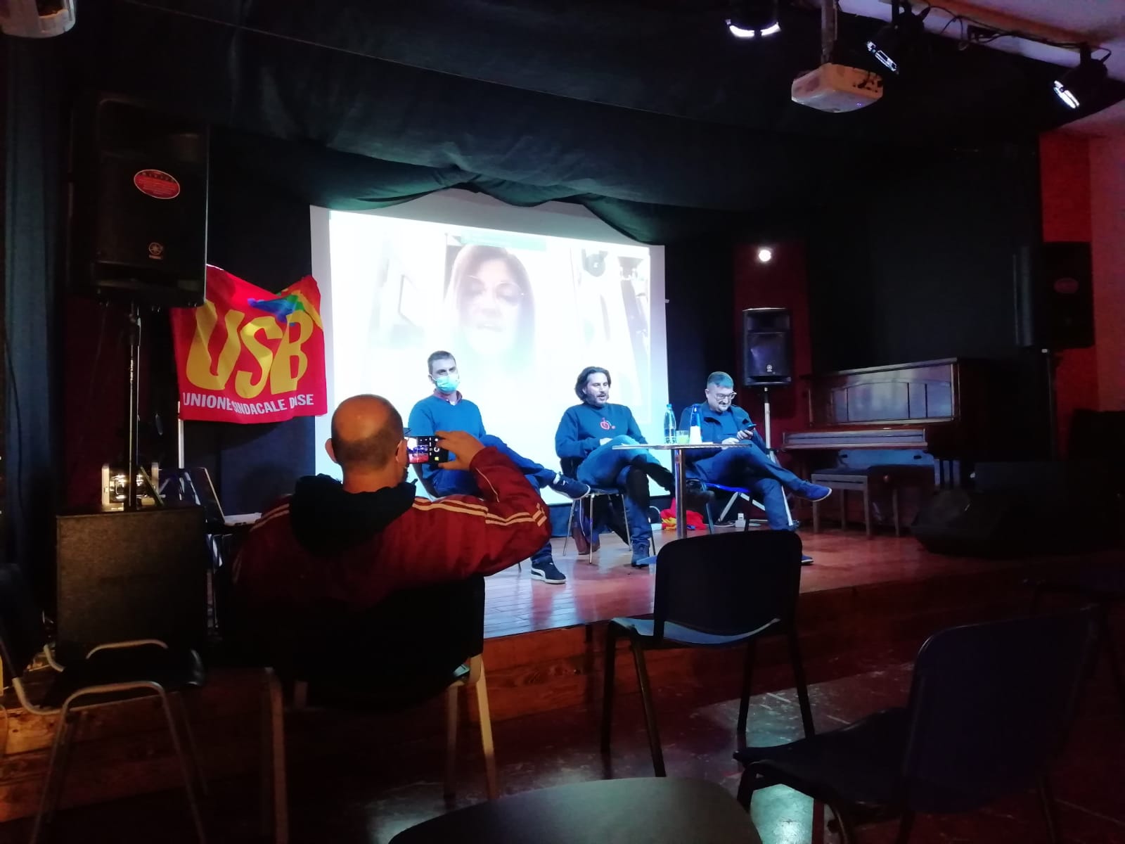 “L’infanzia negata. Storie di uomini, bambini e caporali”. Presentato a Ragusa il libro del giornalista Carmelo Riccotti La Rocca
