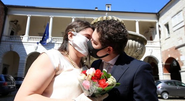 Stop a feste private, nel nuovo dpcm limite di 10 invitati per matrimoni e cene a casa