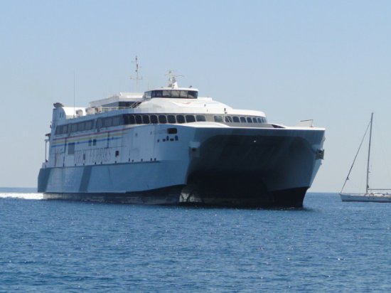 Coronavirus: due positivi da Malta sul catamarano per Pozzallo