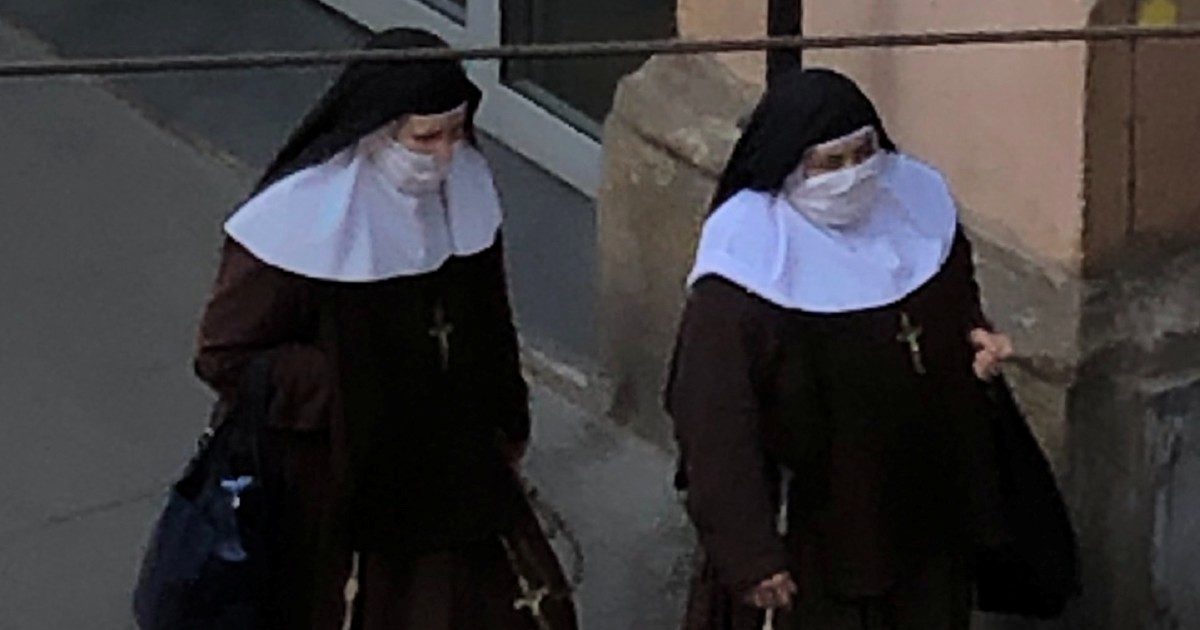 Covid: focolai in due case di riposo a Ragusa. Preoccupati i familiari