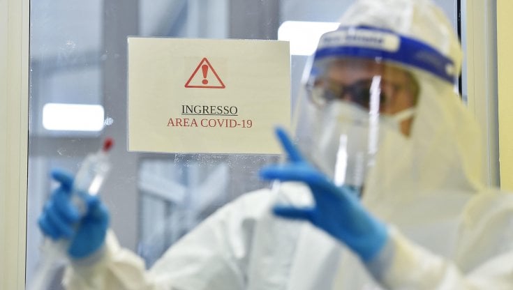 Il Maria Paternò Arezzo diventa residenza assitenziale per pazienti Covid. Arrivano 250 neo specializzati anestesisti. Si valuta chiusura supermercati nel week-end
