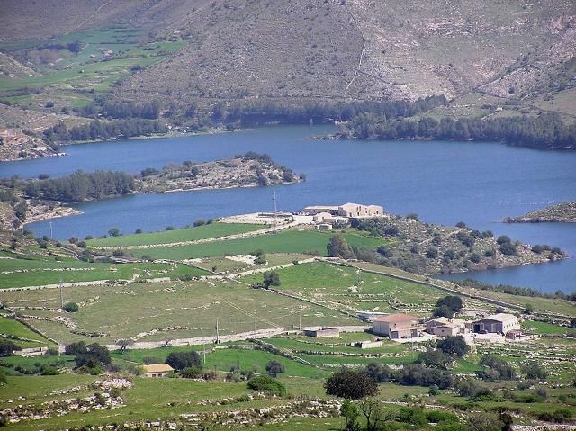 Diga Santa Rosalia al massimo: acqua raddoppiata rispetto al 2025. Estate più tranquilla per il sistema idrico